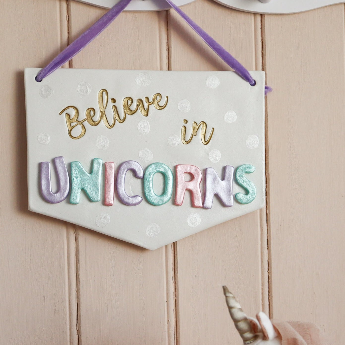 Believe in Unicorns sign